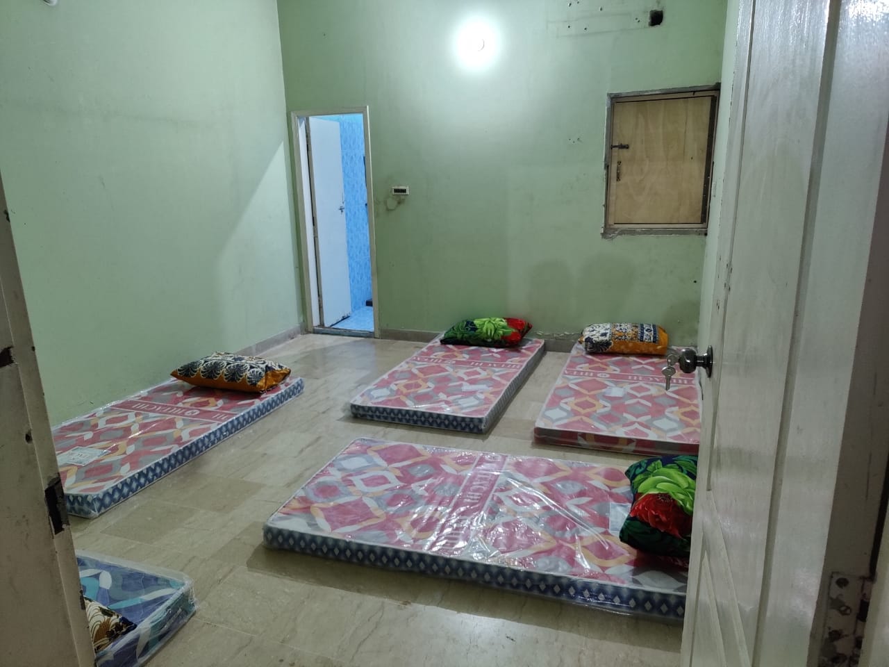 5-Seater room